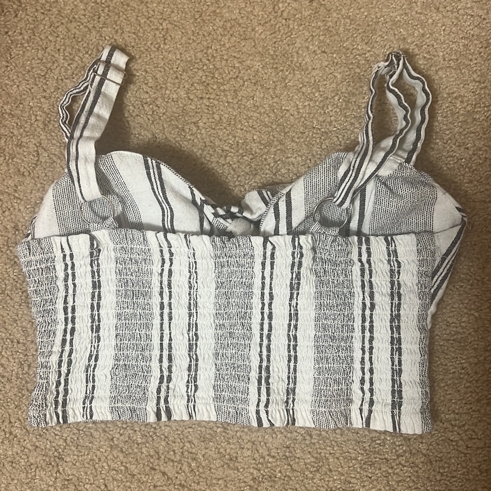 Linen Crop Top - Picture 3 of 5